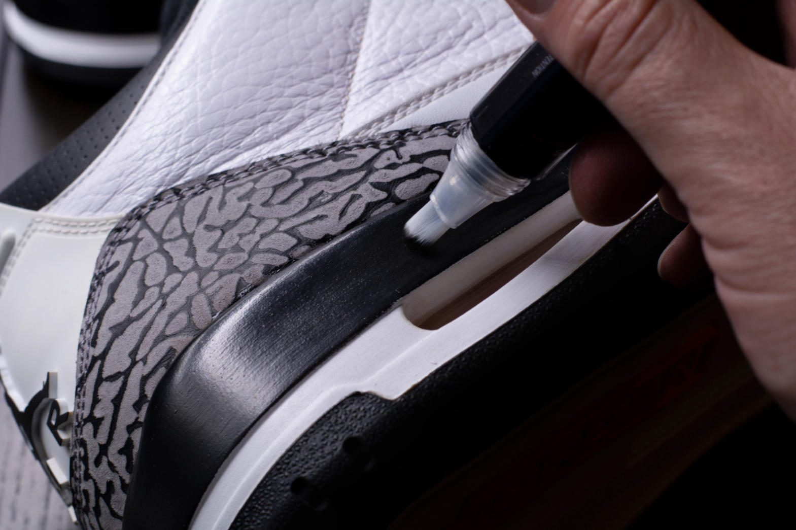 Combo Pack - Magic Pens - White & Black